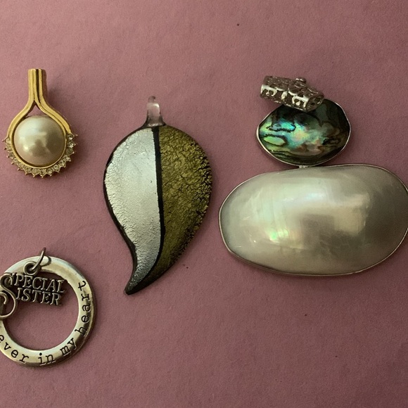 Four beautiful pendants, nice selection - Picture 3 of 8